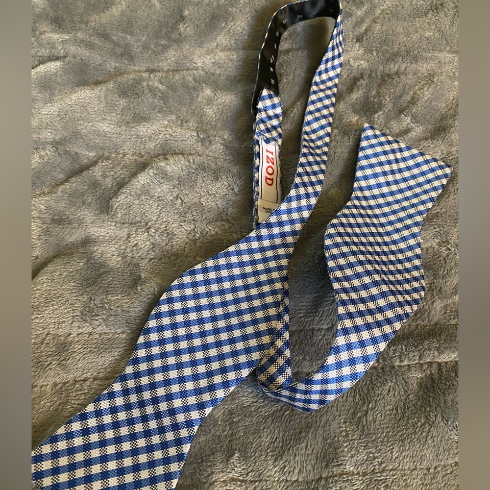 IZOD Bow Tie